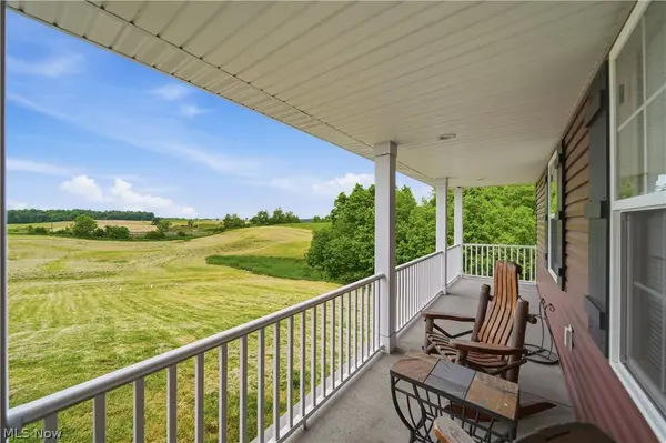 7622 Fredericksburg RD, Fredericksburg, OH 44627