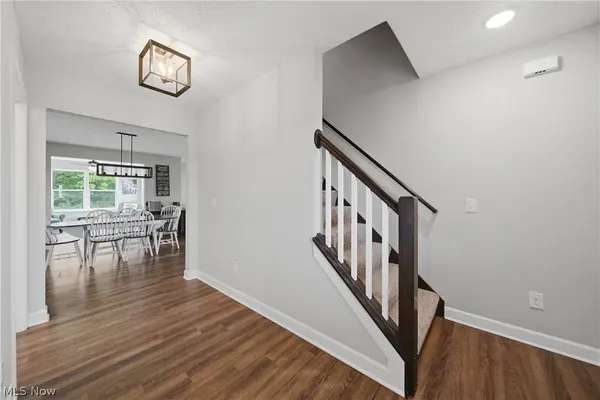 7622 Fredericksburg RD, Fredericksburg, OH 44627