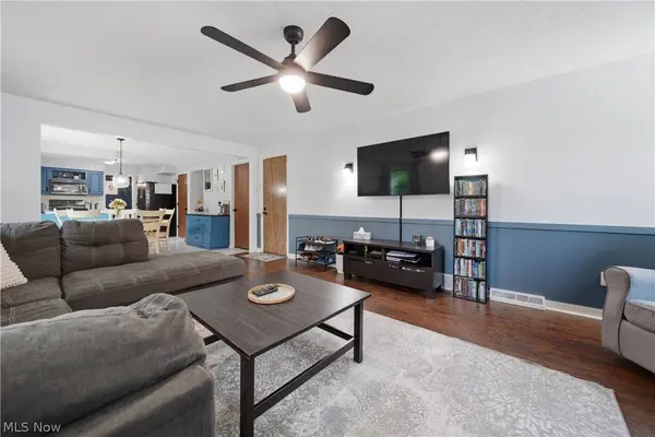 2681 Country Squire ST NW, Uniontown, OH 44685