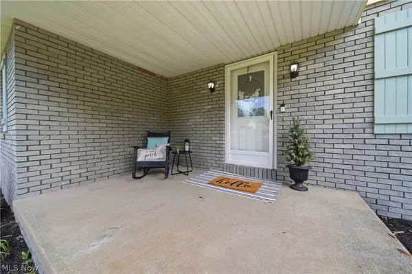 2681 Country Squire ST NW, Uniontown, OH 44685