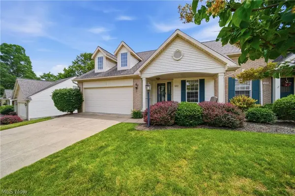 1652 Southpointe CIR NE, Canton, OH 44714