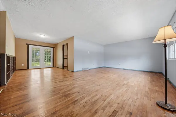 1819 Stonehenge AVE NW, Massillon, OH 44646