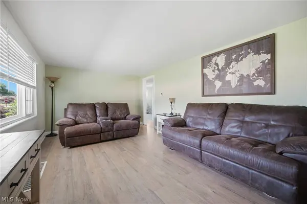 4573 Aurora ST NW, Canton, OH 44708