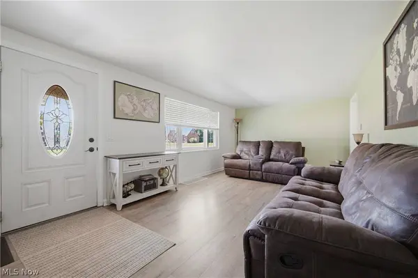 4573 Aurora ST NW, Canton, OH 44708