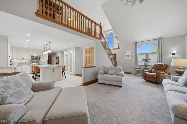 3530 Lamb CIR NW, North Canton, OH 44720
