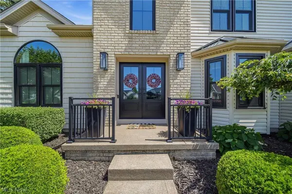 3530 Lamb CIR NW, North Canton, OH 44720