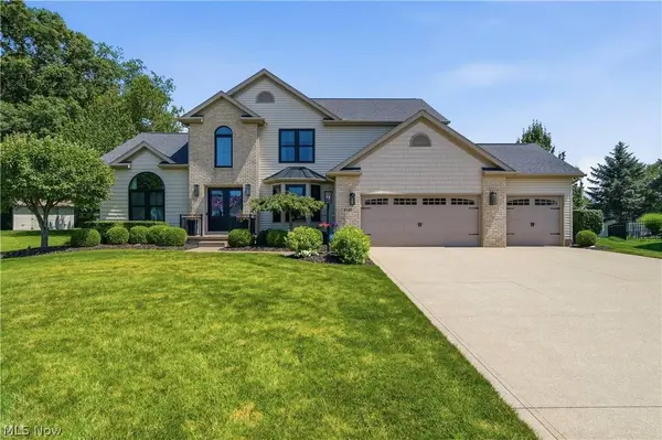 3530 Lamb CIR NW, North Canton, OH 44720