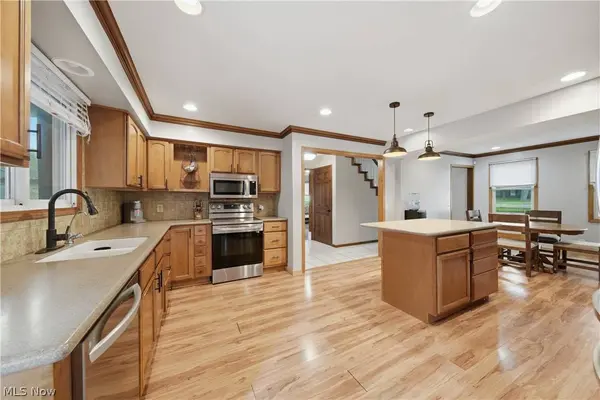 7445 Market AVE N, Canton, OH 44721