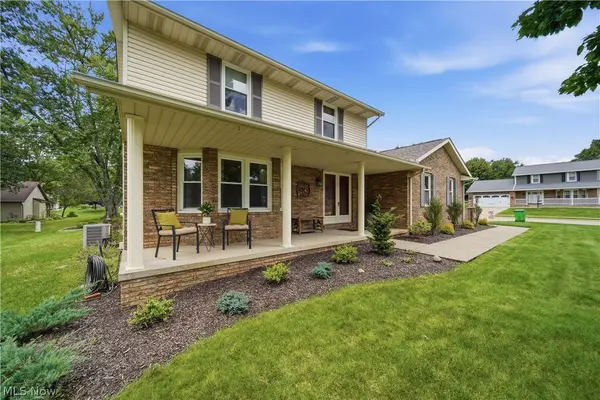 1633 Bennington CIR SW, North Canton, OH 44709