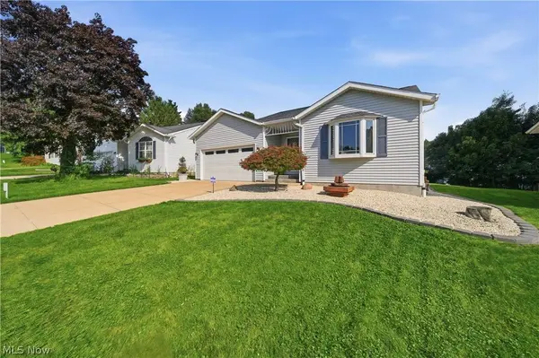 984 Elizabeth CT, Cuyahoga Falls, OH 44221