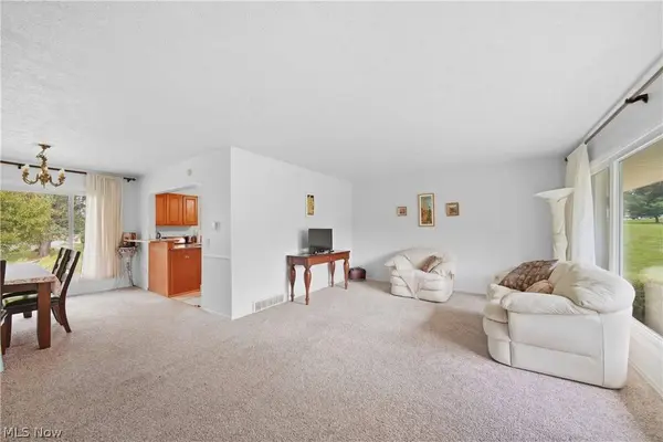 3707 Dauphin DR NE, Canton, OH 44721