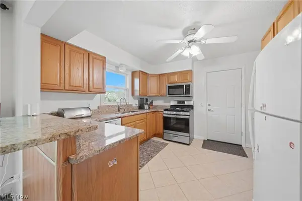 3707 Dauphin DR NE, Canton, OH 44721