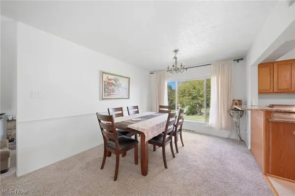 3707 Dauphin DR NE, Canton, OH 44721