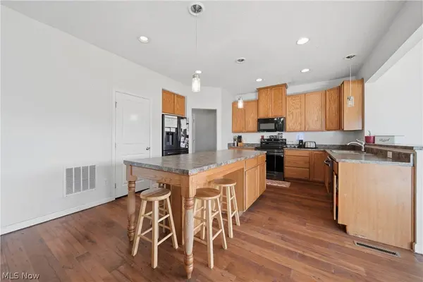 4418 Chevron CIR SW, Massillon, OH 44646