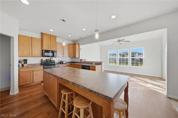 4418 Chevron CIR SW, Massillon, OH 44646
