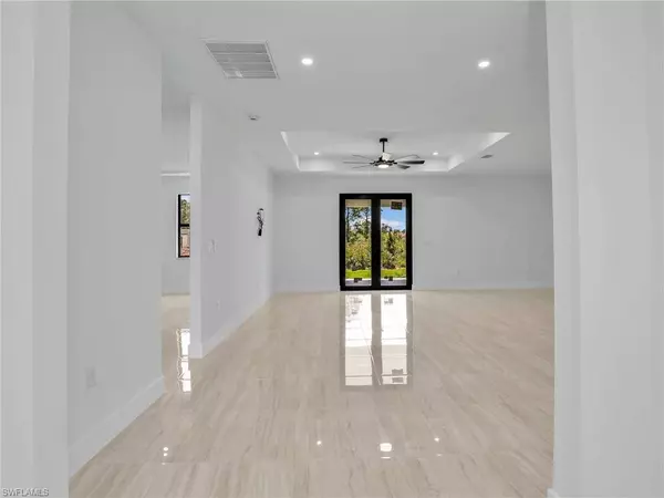 3105 46th ST W, Lehigh Acres, FL 33971