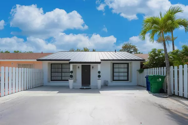 4416 NW 185th ST, Miami Gardens, FL 33055