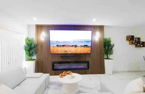 4416 NW 185th ST, Miami Gardens, FL 33055