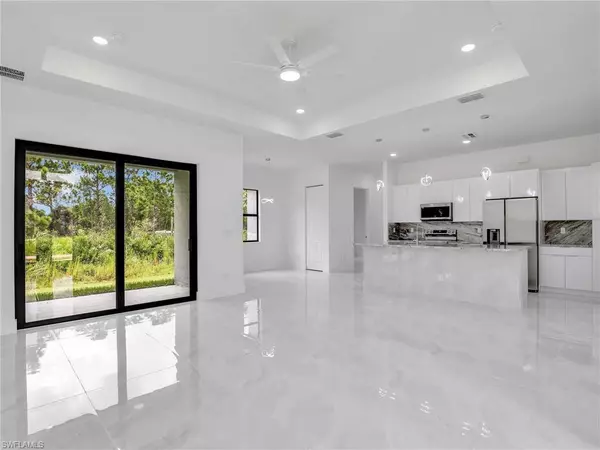 1604 W 9th ST, Lehigh Acres, FL 33972