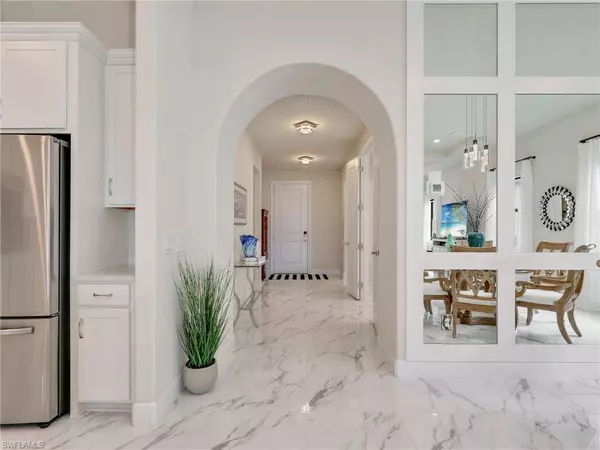 19724 Aqua View LN, Fort Myers, FL 33913