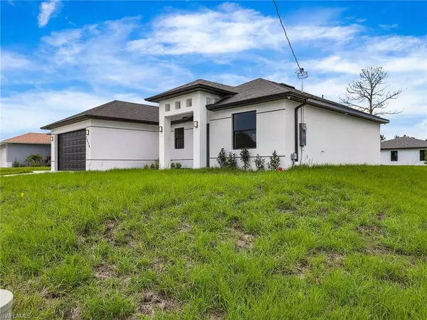 3219 43rd ST W, Lehigh Acres, FL 33971