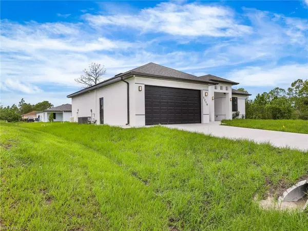 3219 43rd ST W, Lehigh Acres, FL 33971