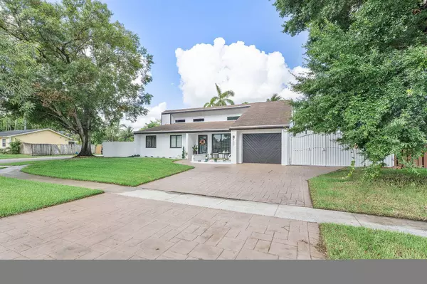 400 NW 98th AVE, Pembroke Pines, FL 33024