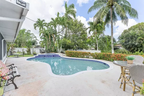 400 NW 98th AVE, Pembroke Pines, FL 33024