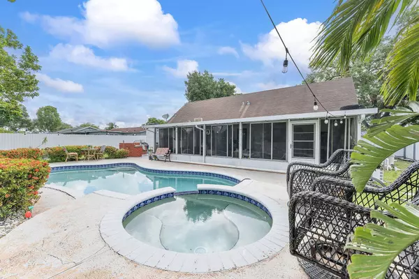 400 NW 98th AVE, Pembroke Pines, FL 33024