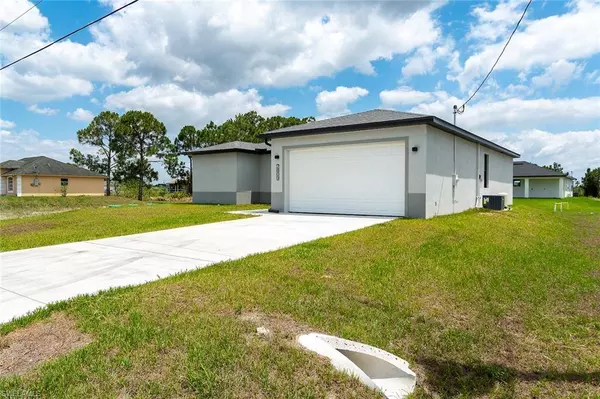 3810 29th ST SW, Lehigh Acres, FL 33976