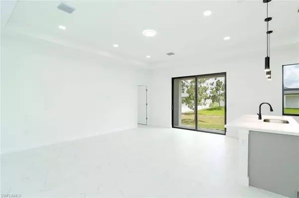 3810 29th ST SW, Lehigh Acres, FL 33976