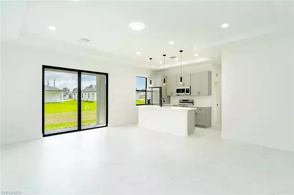 3810 29th ST SW, Lehigh Acres, FL 33976