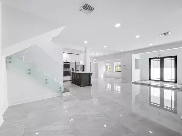 66 NW 73rd PL, Miami, FL 33126