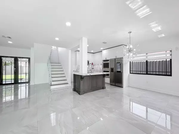 66 NW 73rd PL, Miami, FL 33126