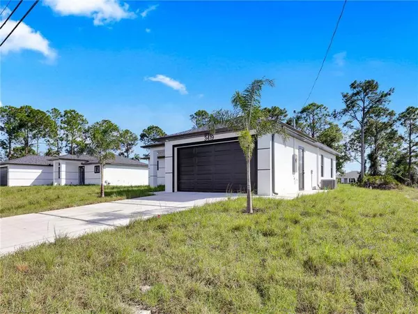 3419 8th ST SW, Lehigh Acres, FL 33976