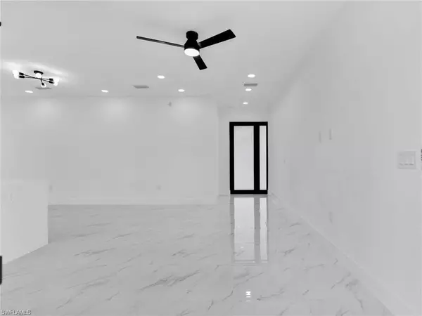 3417 8th ST SW, Lehigh Acres, FL 33976