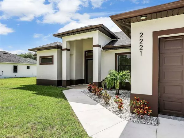 2221 Robert AVE, Alva, FL 33920