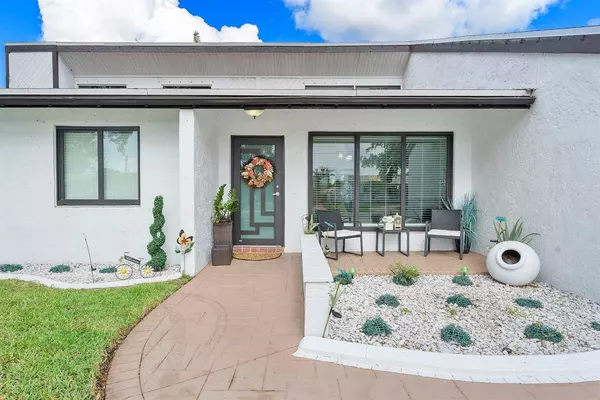 400 NW 98th Avenue, Pembroke Pines, FL 33024