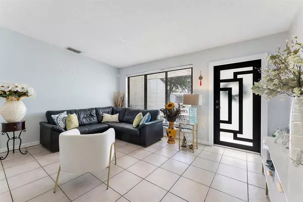 400 NW 98th Avenue, Pembroke Pines, FL 33024