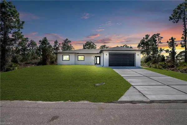 828 Genoa AVE S, Lehigh Acres, FL 33974