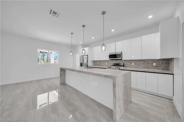 828 Genoa AVE S, Lehigh Acres, FL 33974