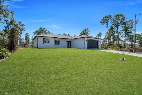 828 Genoa AVE S, Lehigh Acres, FL 33974