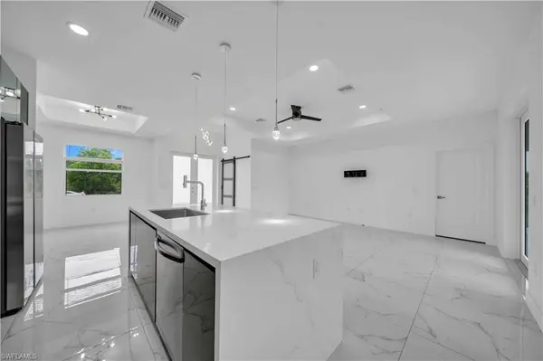 325 Paulcrest AVE, Lehigh Acres, FL 33974