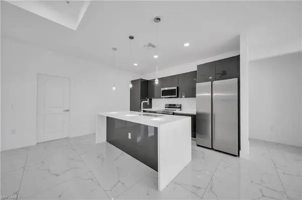 325 Paulcrest AVE, Lehigh Acres, FL 33974