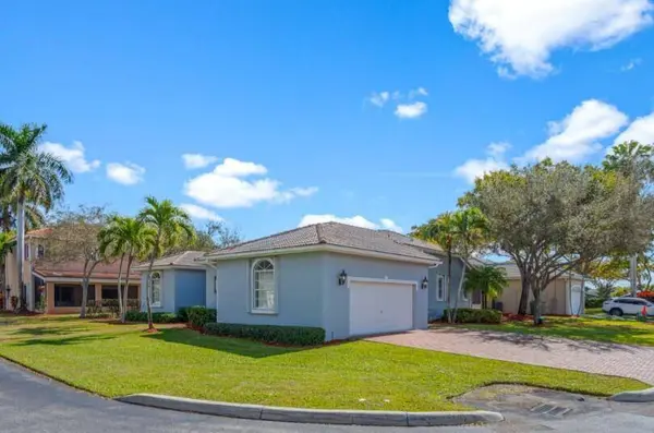 2570 SE 4th PL, Homestead, FL 33033