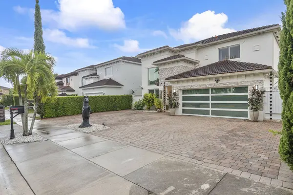 15580 SW 176TH TER, Miami, FL 33187