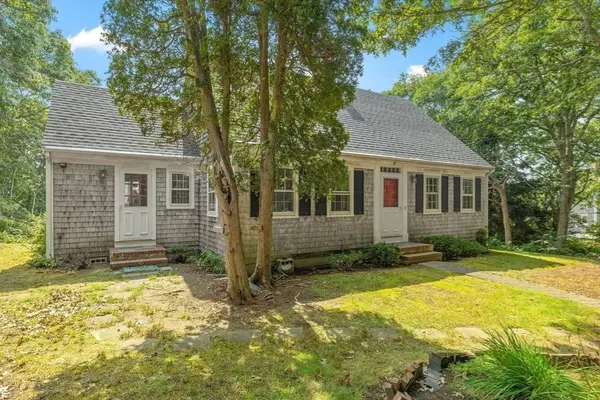 27 Upland Ave, Falmouth, MA 02540