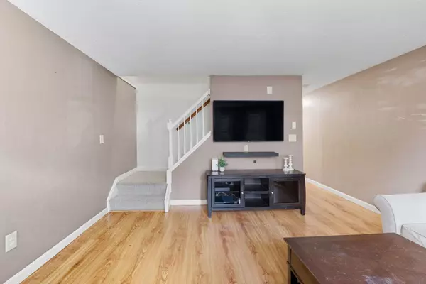 300 Falmouth Road #17B, Mashpee, MA 02649