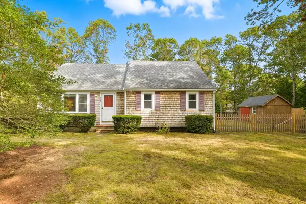 28 Shepard Place, Falmouth, MA 02540