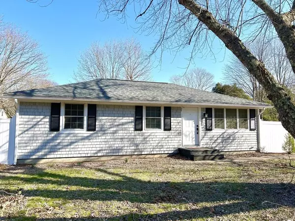 495 Sandwich Rd, Falmouth, MA 02536